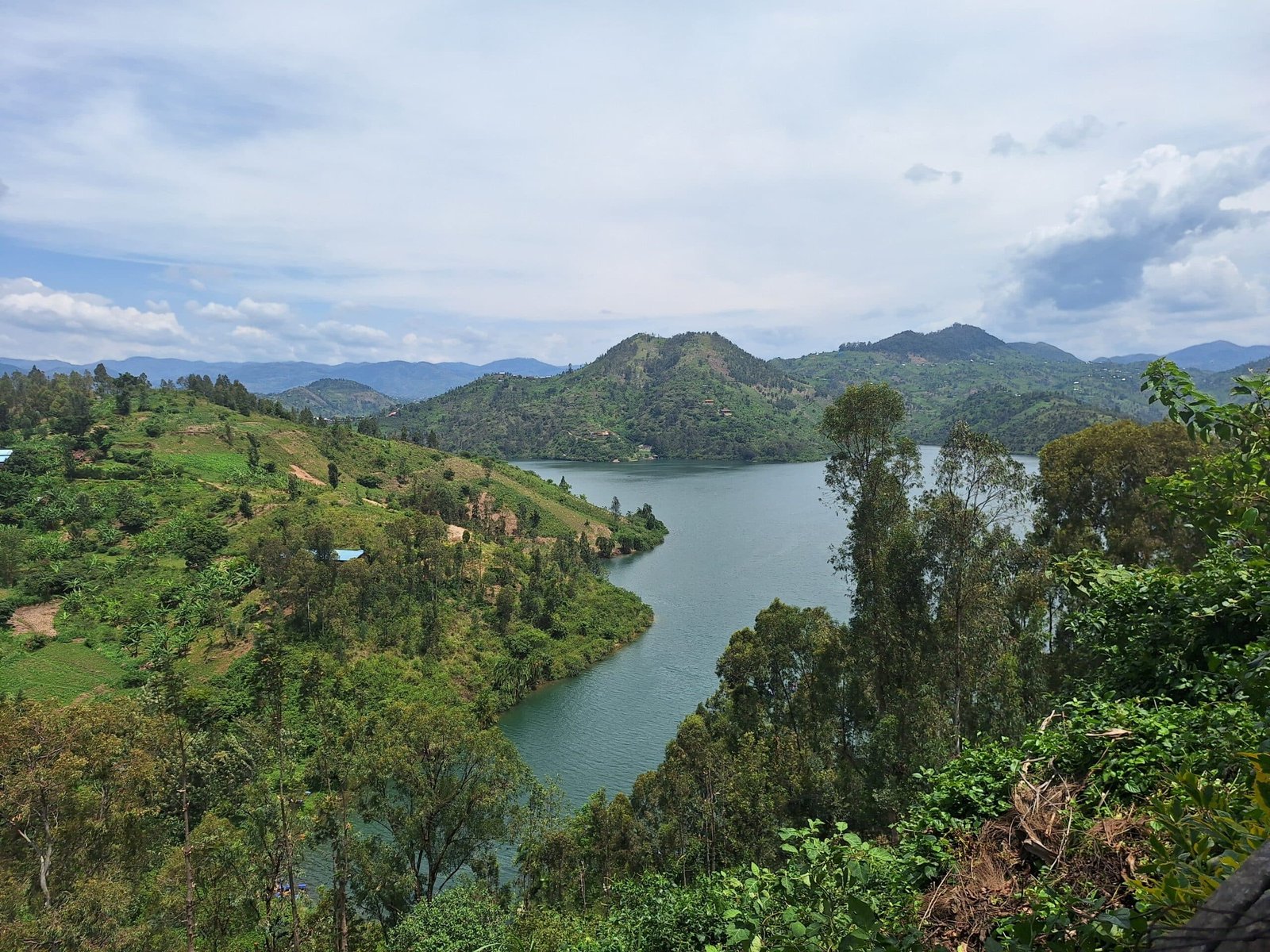 Voyage à vélo au Rwanda – route paisible et paysage