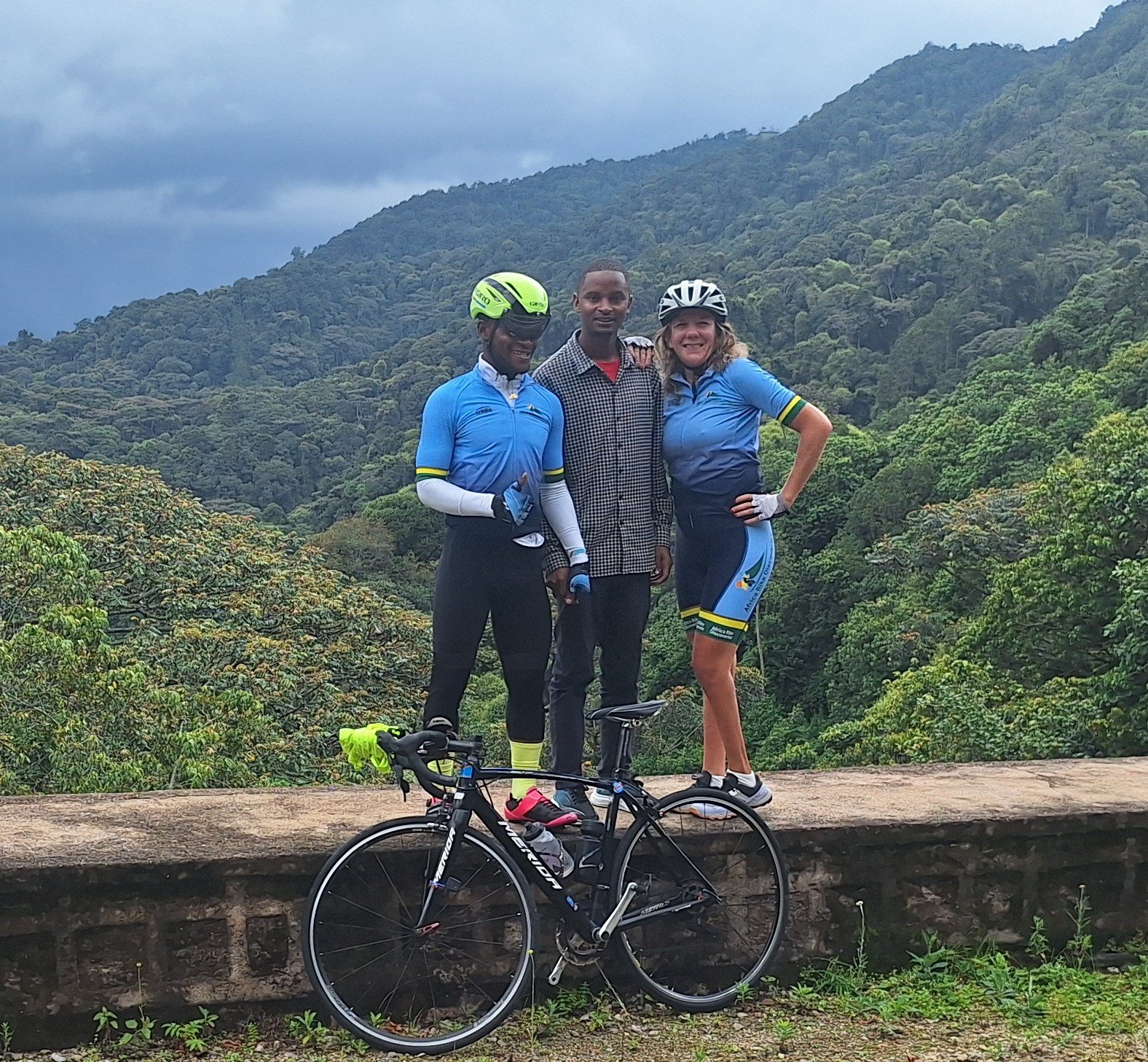 L’équipe Africa Bike Discoveries au Rwanda